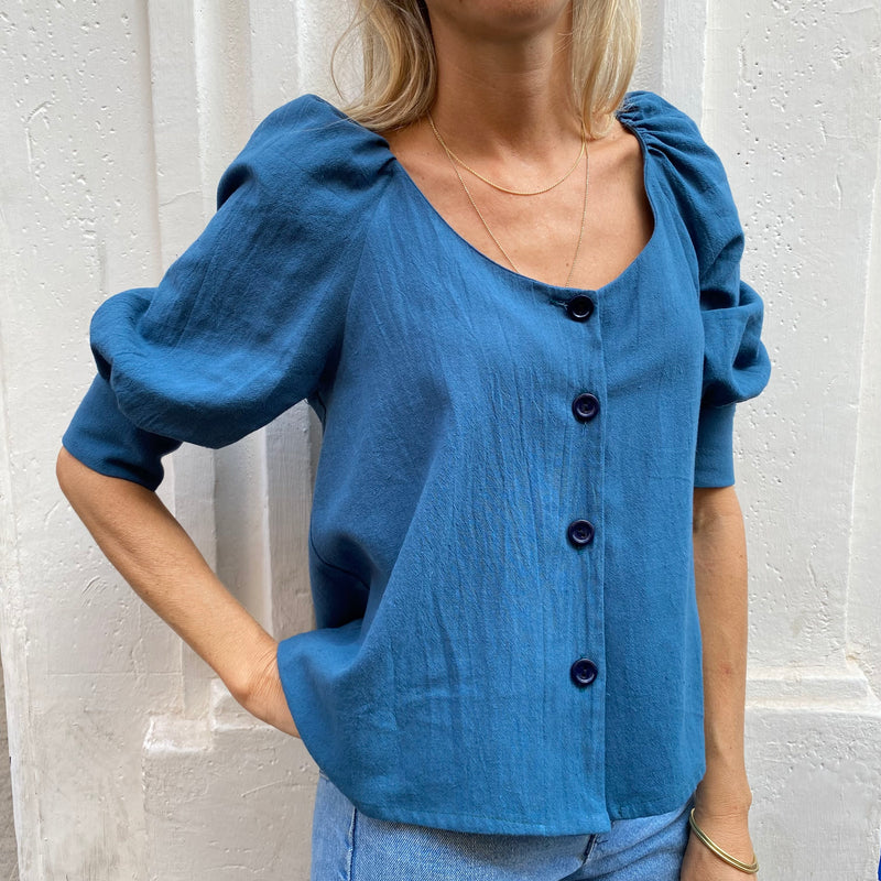 Puff sleeves blouse