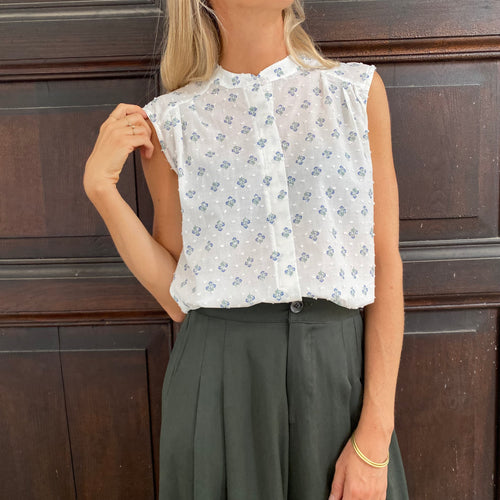 Sleeveless Blouse