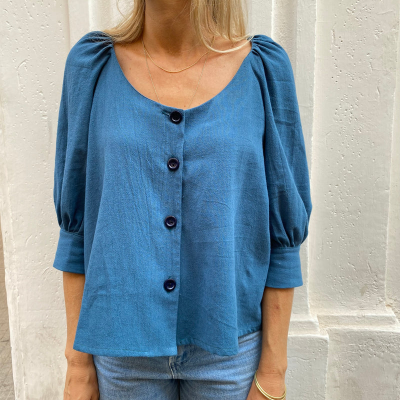 Puff sleeves blouse