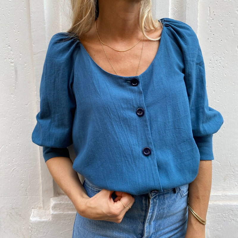 Puff sleeves blouse